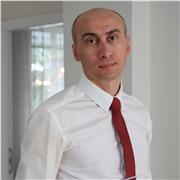 An English teacher with 15 years of experience, teaching A1-C2, business English and international tests.