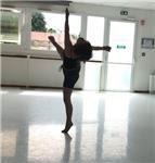 Danseuse en formation, je peux également aider aux devoirs dans les matières literaires ayant un Bac Littéraire