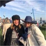 Hola,
Espero que se encuentre bien. Me dirijo a usted para presentar mi candidatura a un puesto de profesora / asistente en su cen