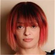 Lezioni di graphic design per creare identità visive potenti, contenuti professionali e portfolio d’impatto. 