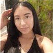 Estudiante de lenguas extranjeras imparte apoyo a niños con sus tareas
