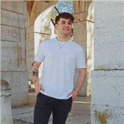 Estudiante de desarrollo de videojuegos en la UCM, también tengo 2 años de experiencia de desarrollo web en la empresa Aircury. Me gusta la programación y creo que puedo hacer que aprenderla sea entretenida.