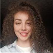 Insegnante di lingue appassionata, pronta ad aiutare nei compiti quotidiani