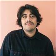 Profesor de Fotografía, abarcando diferentes enfoques de proyectos fotográficos y pivotando entre elementos de diseño y arte.