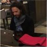 Maestro di piano jazz/classico- composizione e performance, è struttura di come sviluppare una musica