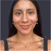 Professeure colombienne native d’espagnol, propose des cours de conversation espagnole en ligne pour adolescents et adultes.