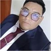 Profesor de inglés que imparte clases a niños, jóvenes y adultos de todas las edades