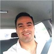 Me describo como un docente flexible y empático. Mis lecciones van dirigidas a los alumnos que les interesa aprender nuevas habilidades y destrezas. 