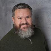 Experienced online life coach supporting students internationally through change and pressure