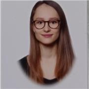 Profesora de inglés de estudios bilingües para alumnos de ESO e inferiores tanto a nivel oral como escrito. Mi metodología se basa en la incorporación progresiva del inglés a la vida diaria para una asimilación más eficiente