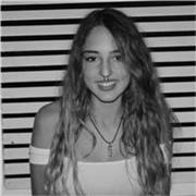 Chica de 18 años con media de sobresaliente en primaria,ofrece clases a personas de hasta 2 de la ESO