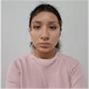 Estudiante destacada con beca por alto rendimiento académico, ofrece clases de apoyo escolar para niños y adolescentes.