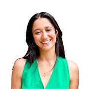 Professeure bilingue anglais–français, diplômée d’une licence et d’un master à Londres, avec une expérience internationale. 