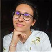 Le mie lezioni sono create ad hoc in relazione di chi ho davanti, che sia un bambino o un adulto. Offro lezioni e ripetizioni.