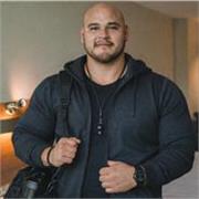 Entrenador personal apto para todas las edades y niveles. Especializado en tonificar a nivel muscular y mejorar la flexibilidad.