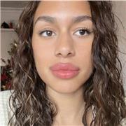 Hola, buenas. Me llamo María Camila y estoy muy interesada en la oportunidad para dar clases de español a personas extranjeras.
