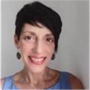 Soy Lis, una experimentada profesora de inglés en línea especializada en ayudar a adultos profesionales a alcanzar sus objetivos lingüísticos para avanzar en sus carreras profesionales
