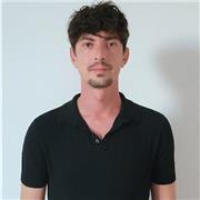 Sono un Fotoritoccatore diplomanto in grafica pubblicitaria, lavoro da anni per agenzie di post-produzione fotografica nel settore moda