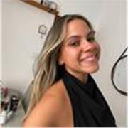 Professora de matemática e língua portuguesa de crianças dos anos iniciais