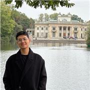 Profesor de marketing apto para todas las edades, capaz de enseñar desde los conceptos más básicos hasta teoría más avanzada