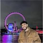 Profesor innovador, atento y perseverante que busca a través de la enseñanza la mejora personal del alumnado y la mía propia.