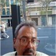 Profesor de inglés imparte clases particulares de guitarra, iniciación y práctica