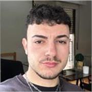 Profesor titulado en Educación Primaria con mención en Pedagogía Terapéutica.