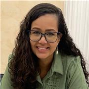 Englischlehrerin, die alle Altersgruppen unterrichtet (Kinder und Erwachsene)