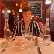 Chico paciente con ganas de enseñar. Niños 14-18 años