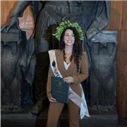 Laureata in Lettere Moderne e in Filologia Moderna con il massimo dei voti, offro ripetizioni di Latino e Italiano