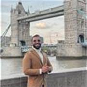 Insegnante di Inglese con Master in Linguistica Applicata e specializzato in corsi Cambridge e IELTS