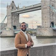 Insegnante di Inglese con Master in Linguistica Applicata e specializzato in corsi Cambridge e IELTS