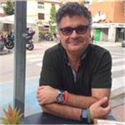 Profesor de Finanzas Personales, desde los conocimientos más básicos hasta niveles avanzados de inversión y fiscalidad.