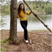 I offer online English and French lessons for children and adults.