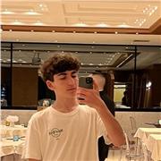 Insegnante di aiuto compiti e studio di materie scientifiche