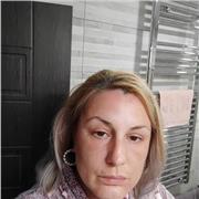 Dependiendo de la necesidad de la persona explico la gramática y el uso de los tiempos, hago conversaciones adecuadas del nivel