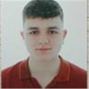 Estudiante de educación primaria, imparte clases de forma online y presencial