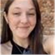 Studentessa universitaria, con diploma conseguito al liceo linguistico
