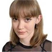 ¡Hola! Soy Júlia Contreras, estudio una filología e imparto clases para la ESO y bachillerato