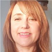 Soy una profesional de más de 10 años trabajando en empresas como directora de RR.HH y de gestión de Proyectos. Clases para estudi