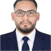 Profesor de inglés imparte clases a niños de todas las edades