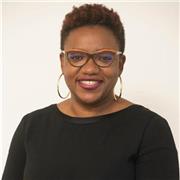 Avocate en droit du travail et des affaires, donne cours pour les étudiants