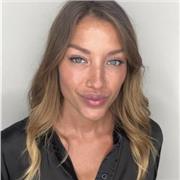 Appassionato e dedicato insegnante con anni di esperienza