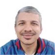 Profesor de español imparte clases a todas las edades