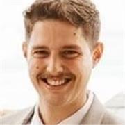 Emprendedor titulado en Administración y Dirección de Empresas y Turismo con más de 5 años de experiencia en mi agencia de viajes.