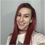 Profesora de fitness con clases y entrenamientos adaptados a todas las edades