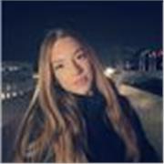 Estudiante en el liceo italiano de barcelona, y ahora en escuela internacional americana, lenguas nativas: italiano, español.