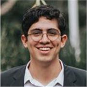 Maestro de francés para alumnos con poco o nulo conocimiento