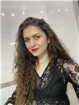 Profesora de inglés imparte clases a niños de todas las edades hasta nivel B2