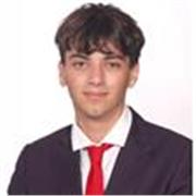 Profesor de programación no licenciado pero en 3ro de carrera de Ingeniería informática.